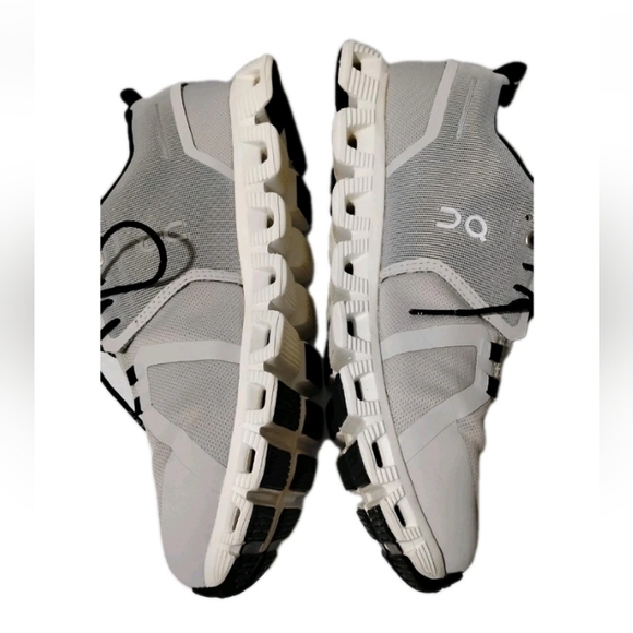 on Cloud 5 Waterproof Running Shoes Women's US size 11 Glacier White - Picture 9 of 10